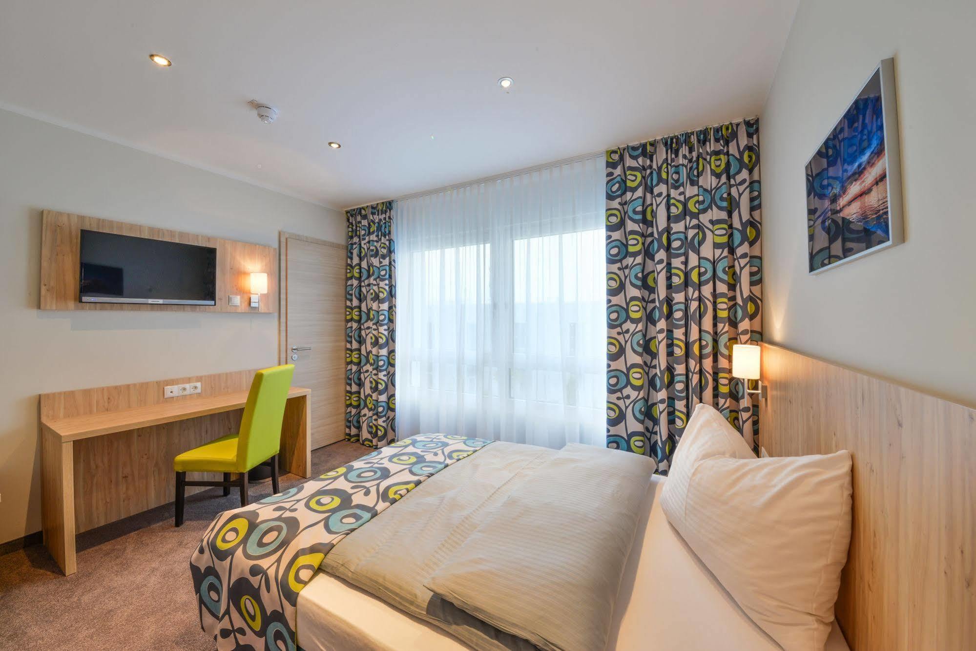 Ammi Hotel Garni Ининг ам Амерзее Екстериор снимка